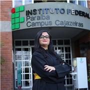 Dou aulas de informática básica para crianças e adolescentes